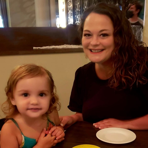 Meet your Posher, Liz - Picture 1 of 1